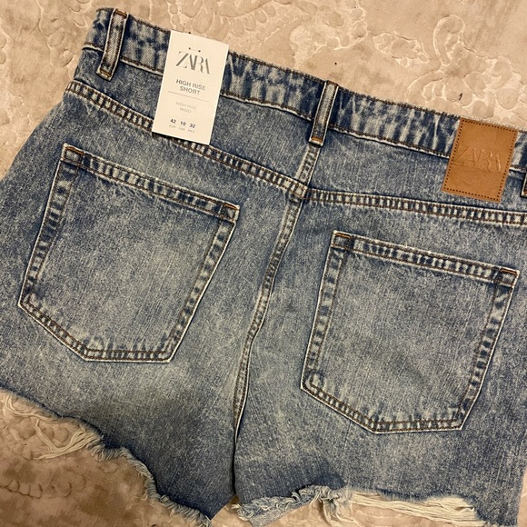 Zara high waist denim shorts, Size 10 - Picture 2 of 2